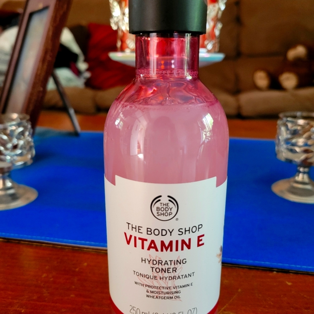 The Body Shop at Home Vitamin E Hydrating Toner